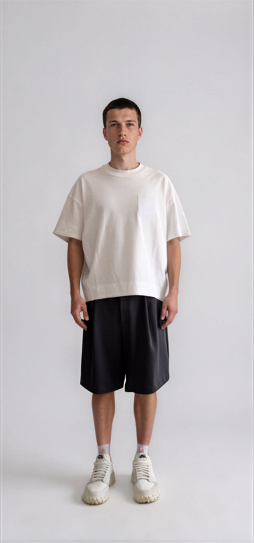 CAMISETA IDENTITY "THE WHITE CORE"