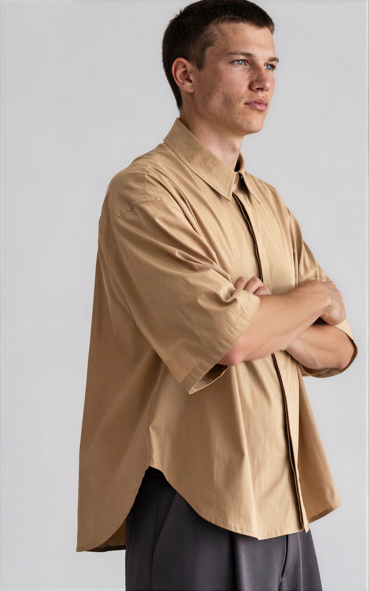OVERSIZED SHIRT "THE WALL"